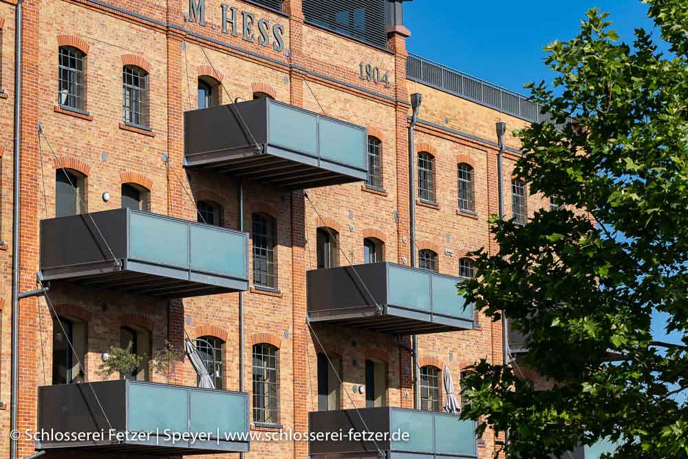 images/referenzen/balkone/historisch/balkone-schlosserei-fetzer-speyer-001.jpg